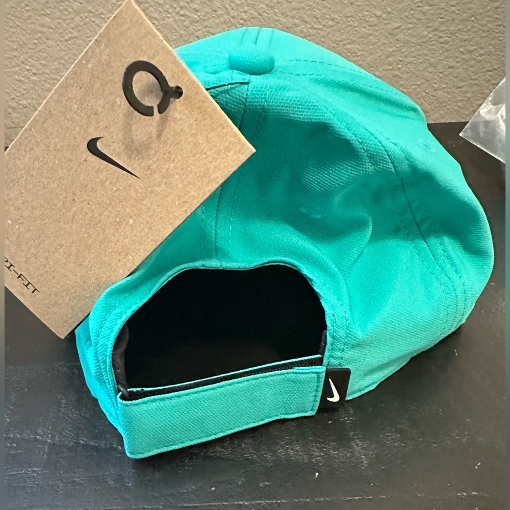 Nike Club Cap adjustable m/l- nwt - Picture 2 of 3